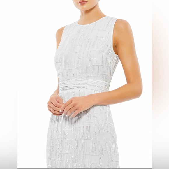 Beaded sleeveless midi dress - Picture 3 of 3